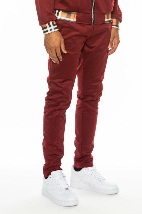 Pantalón deportivo con detalle de cuadros