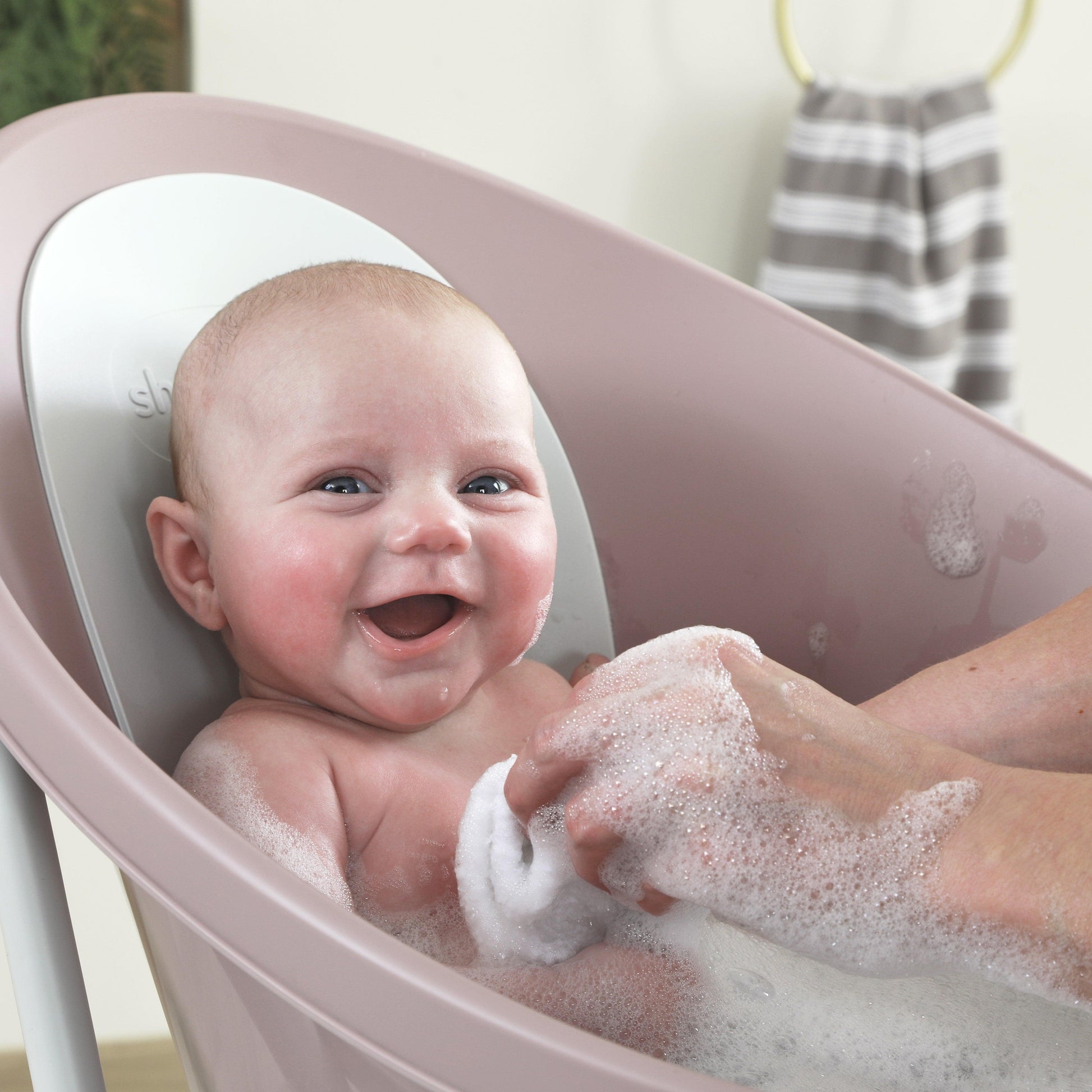 Baby Bath | Newborn Baby Bath Support with Bum Bump | Compact Bathtub for Babies | Bath Seat Suitable from Birth