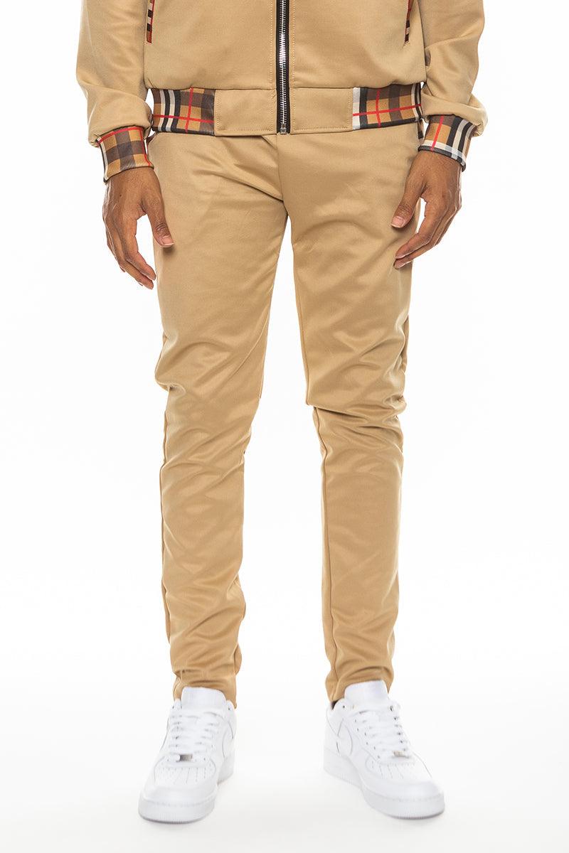 Pantalón deportivo con detalle de cuadros