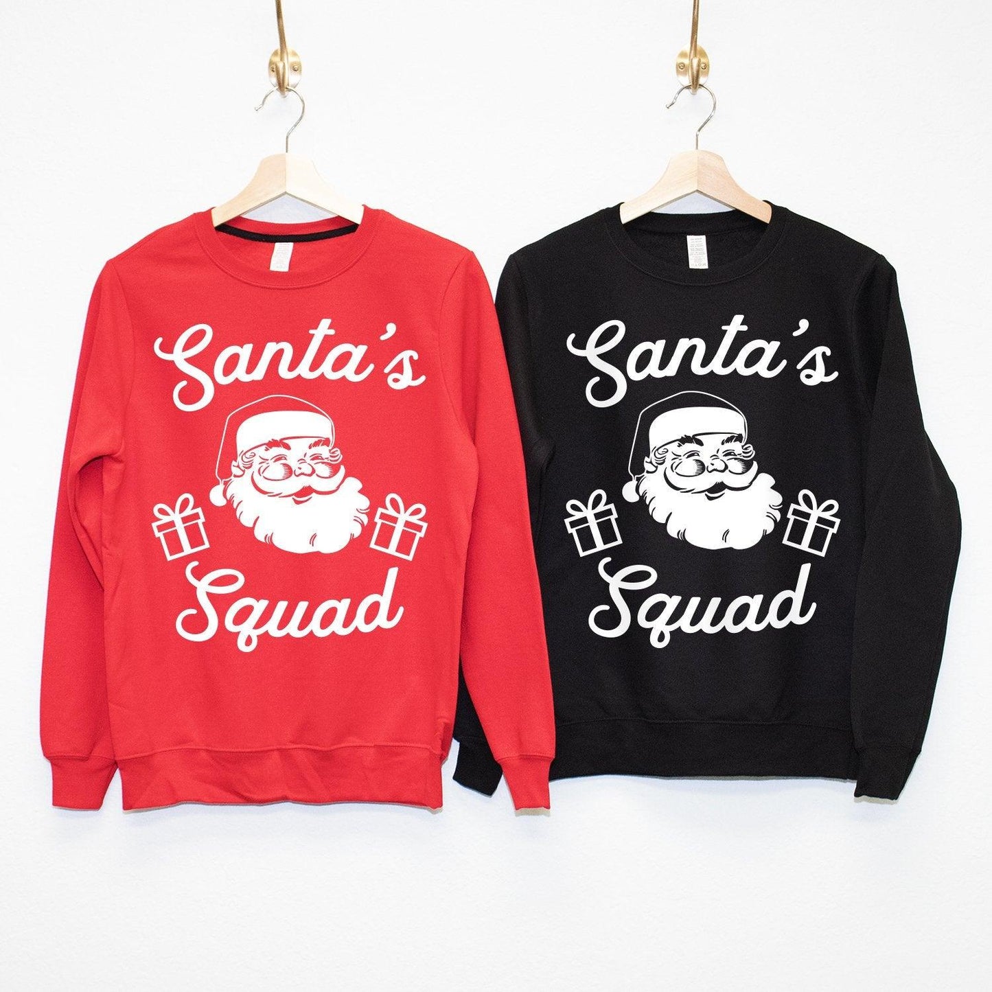 Sudadera navideña personalizada de SANTA'S SQUAD con cuello redondo: elige tu nombre y