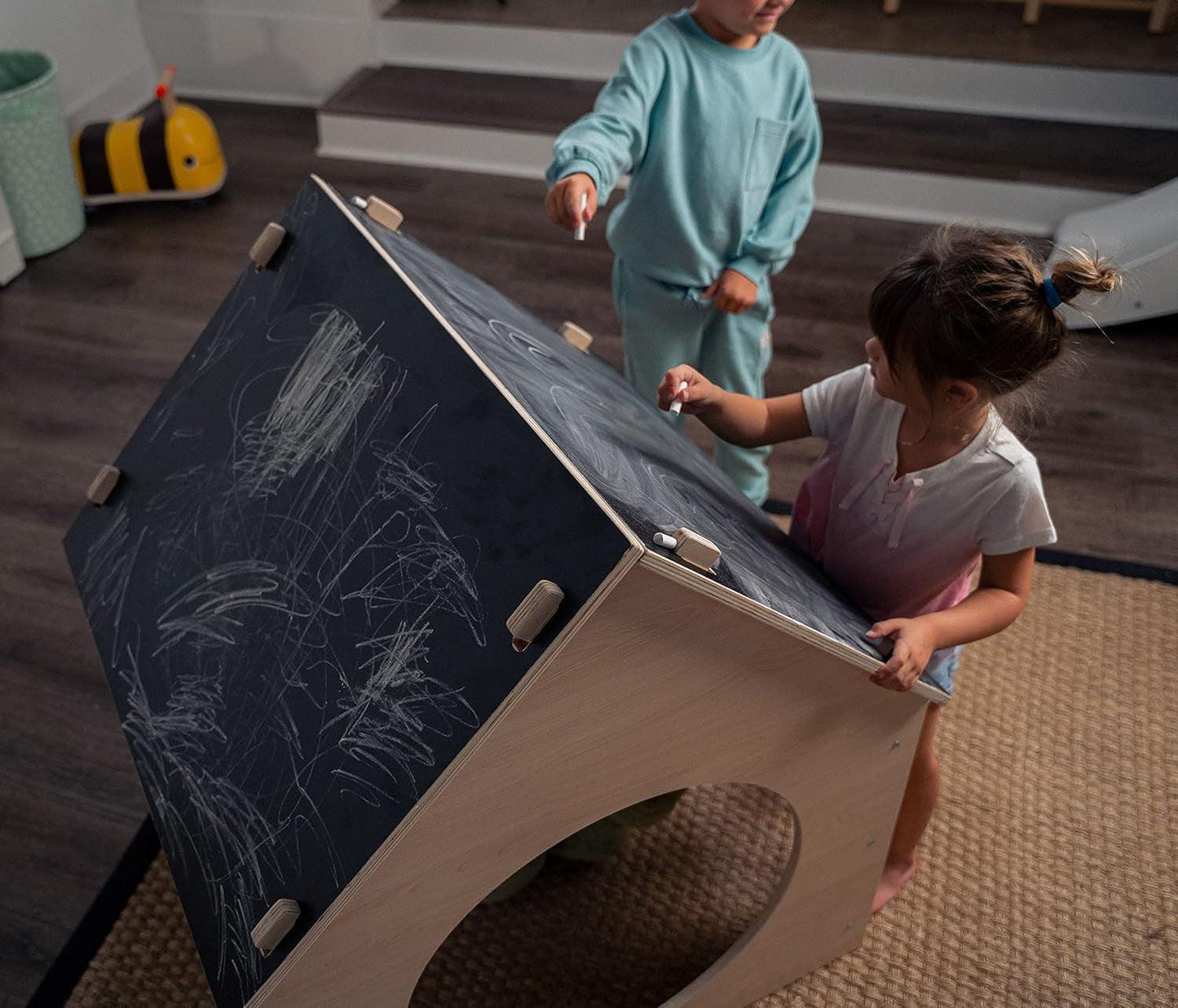 Casa de juegos de madera Montessori y estilo Waldorf para niños pequeños con